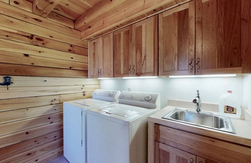 Cuchara House | Relaxing, Bright, and Spacious Cuchara Log Cabin