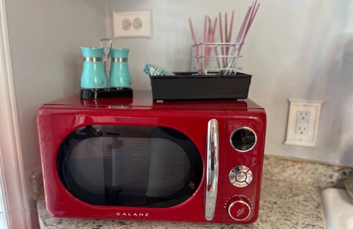 Earlewood House | Relaxing COLA Retro Home