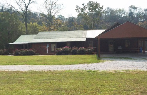 Hestand Cabin | Relaxing Cumberland River Retreat in Monroe County, Kentucky!
