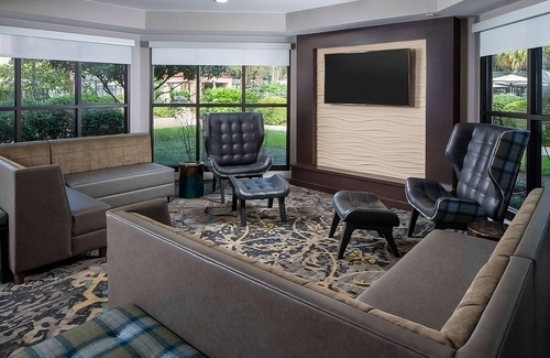 Arts/Warehouse District Hotel | Relaxing Getaway Awaits! Two Comfortable Suites, Outdoor Pool, Free Breakfast!