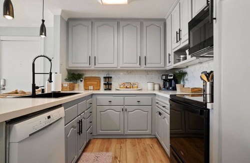 Serra Mesa Condo | Relaxing Homey-Bright & Spacious