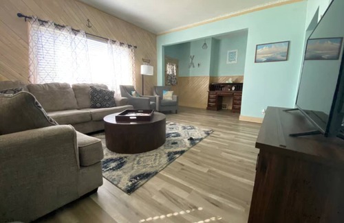 Port Clinton Apartment | Relaxing Hot Tub Oasis + Lake Town Escape