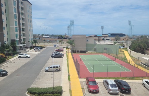 Eden Gardens Apartment | Relaxing Kingston Apartment in close proximity to entertainment