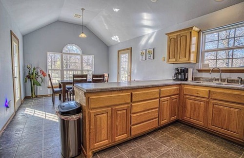 Checotah House | Relaxing Lake Retreat off I-40