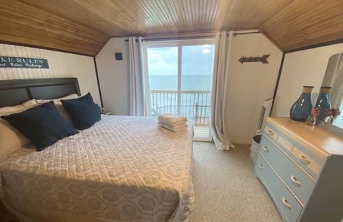 Kingsville Cottage | Relaxing lakefront cottage near wineries and beach