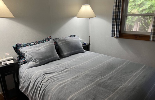 Westmore Cabin | Relaxing lakeside living nSandy beach right on the water Family friendly