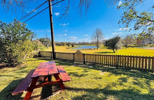 Shenandoah House | Relaxing Lakeview Retreat Sleeps 6