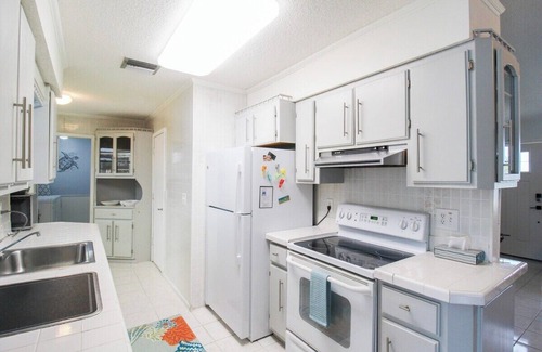 Englewood East House | Relaxing pool home in Englewood - Awake Zone
