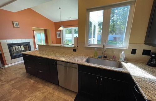 Bear House | Relaxing Ranch Getaway near Christiana Mall & University of Delaware!