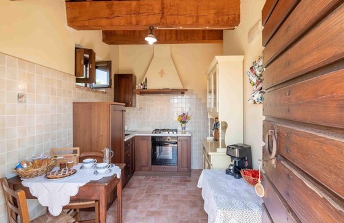 Monte San Martino Apartment | Relaxing Retreat with bike access