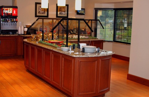 Liverpool Condo | Relaxing Retreat Near Syracuse | Free Breakfast + Business Center