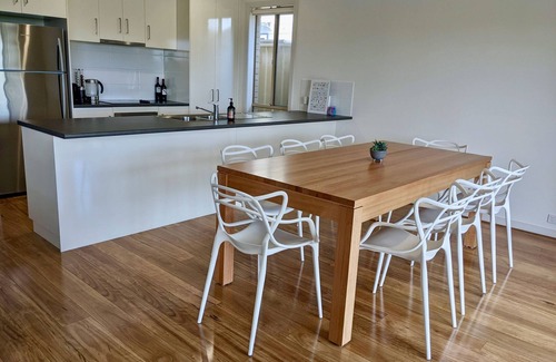 Nangkita House | Relaxing Riverview Home - A Quiet Getaway