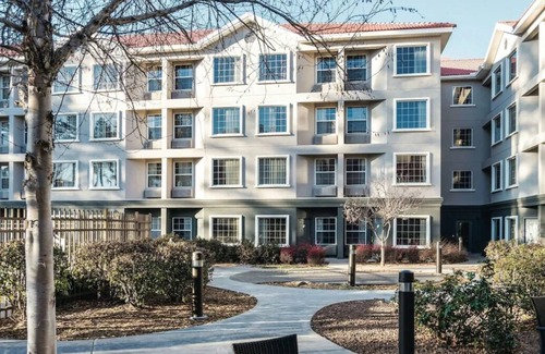 Woodlands Village House | Relaxing Stay! 2 Comfortable Units, Free Breakfast, Pool, Pets Allowed