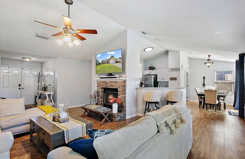 Jacksonville House | Relaxing two bedroom home