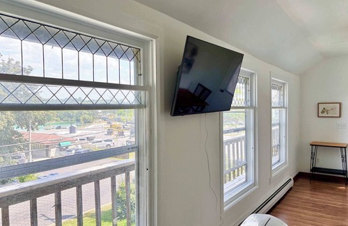 Rapid City House | Relaxing Upper Level Retreat Near Torch Lake & River