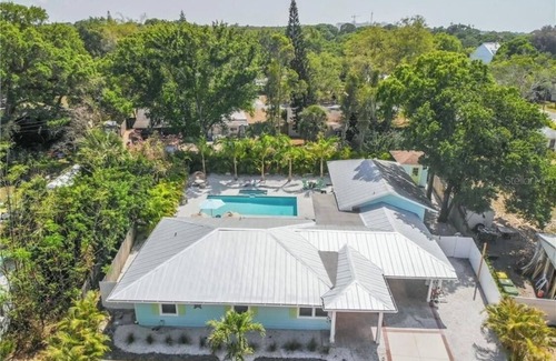 Downtown House | "RELAXMORE IN PARADISE" Sarasota Getaway with Private Pool