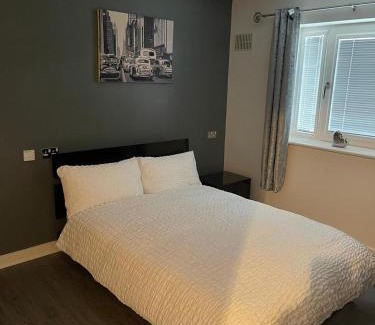 Wolverhampton Apartment | Remarkable 2-Bed Apartment in Wolverhampton