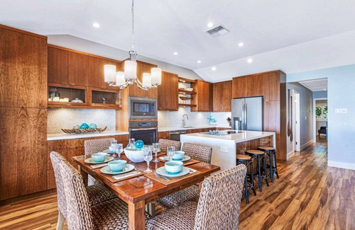 Downtown Lahaina House | Remarkable Oceanfront Living Awesome Location