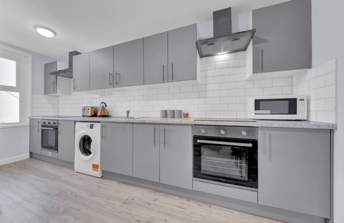 Hillingdon Apartment | Remarkable Serviced Room West Drayton London UB7