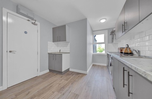 Hillingdon Apartment | Remarkable Serviced Room West Drayton London UB7