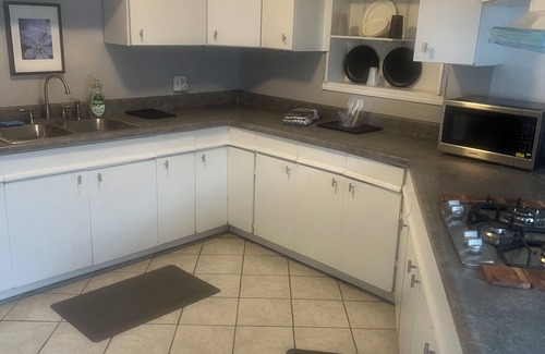 Harbor House | Remodel Dream Home with a Pool and Private backyard. Home Away from Home.n
