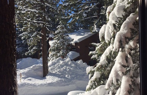 Mammoth Lakes House | REMODELED 2 BR + LOFT/2.25 BA in Mammoth Lakes - Woodlands Complex - Sleeps 8