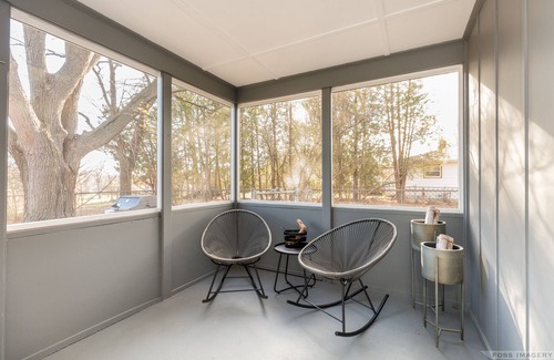 Monona House | Remodeled 3 bedroom home in Monona. Close to Downtown!