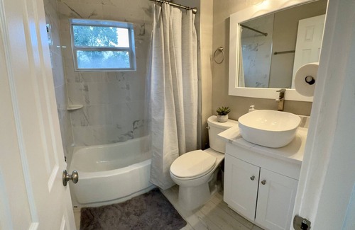 Pine Hills House | Remodeled 3br 1b Orlando FL home. Near Main events