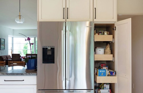 Alki House | Remodeled 3br Craftsman sleeps 8, gorgeous views, 5 min walk to Alki beach