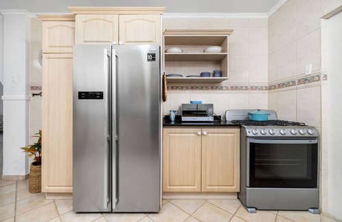 Shiribana House | Remodeled 3BR2BA ~ Cozy ~ Central ~ Private Pool!