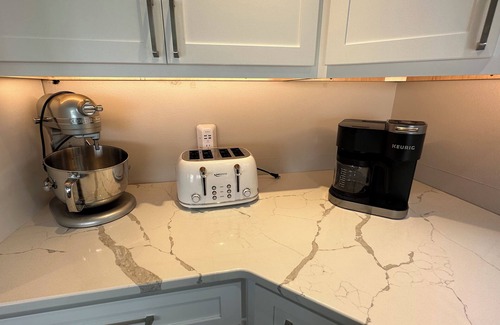 Clear Lake House | Remodeled 5-bedroom 3-Bath house for your family fun!