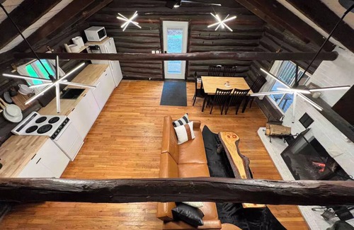 Clarington Cabin | Remodeled Cook Forest Cabin