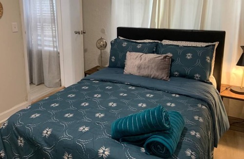 West Little River House | Remodeled cute house, neor of all, sleep 6