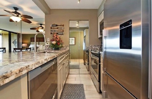 Honokowai Hotel | Remodeled, Ground floor studio at The Mahana #102