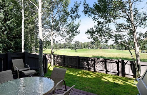 Aspen House | Remodeled Holiday Rental on Aspen Cross-Country Trail