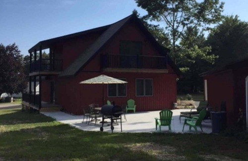 Mears House | Remodeled Upper Silver lake close to dune entrance