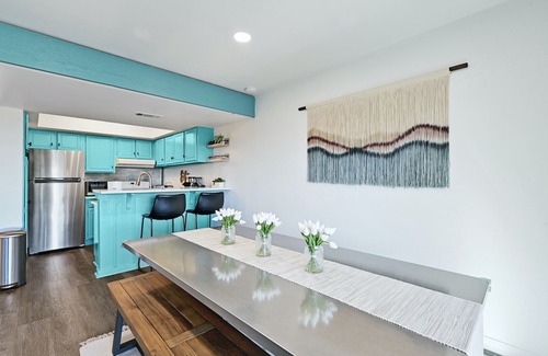 Point Venture House | Remodeled Waterfront w/Putting Green - Sleeps 10