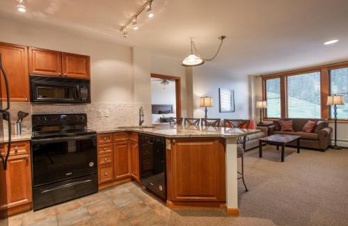Winter Park Apartment | Remodeled Zephyr Mountain Lodge condo with upgraded furnishings and Slope Side View condo