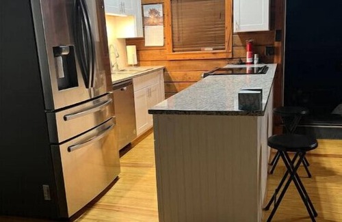New Albany Cabin | Remote Feel, Close to the City!nn