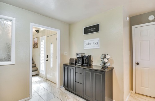 Dalhart House | Remote Texas Retreat: Hot Tub, Deck, Grill!