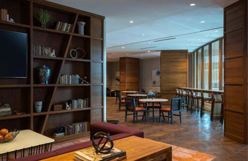Westerville Hotel | Renaissance Columbus Westerville-Polaris Hotel