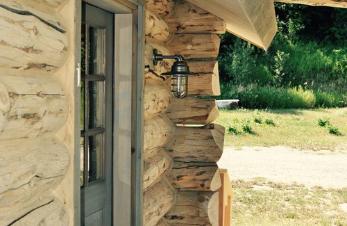 Roberts Cabin | Rendezvous Cabin @ Paris Montana® on Rock Creek