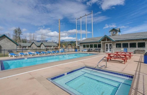 Sandpoint House | Rendezvous - Courtyard Beach Bungalow