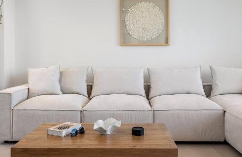 Kalamaki Apartment | Renia Suite, Near The Sea