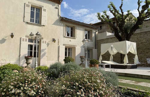 Saint-Genies-de-Comolas House | Renovated, spacious Les toiles à Elise mansion with swimming pool