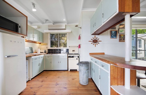 Wye River House | Renovated 1950s beach shack. Private with magnificent ocean view