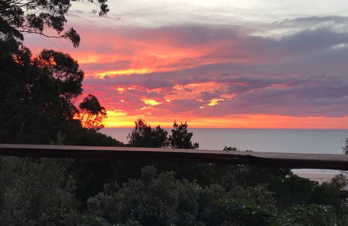 Wye River House | Renovated 1950s beach shack. Private with magnificent ocean view