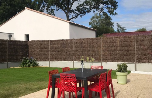 La Garnache Cottage | Renovated 19th-Century Home with Pool, Spa, and Nearby Attractions
