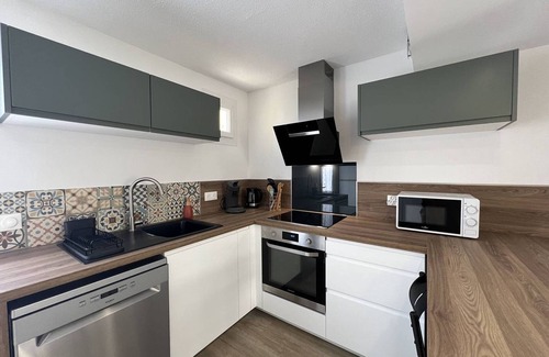 Port Leucate Villa | Renovated 2-BR Villa with AC, Private Terrace & Pool Access