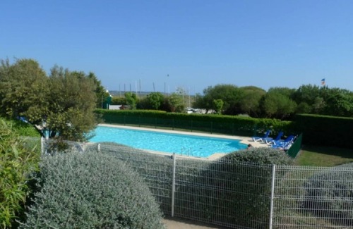 Arzon Apartment | Renovated apartment, direct access to beaches, leisure activities, trails, port, shops,